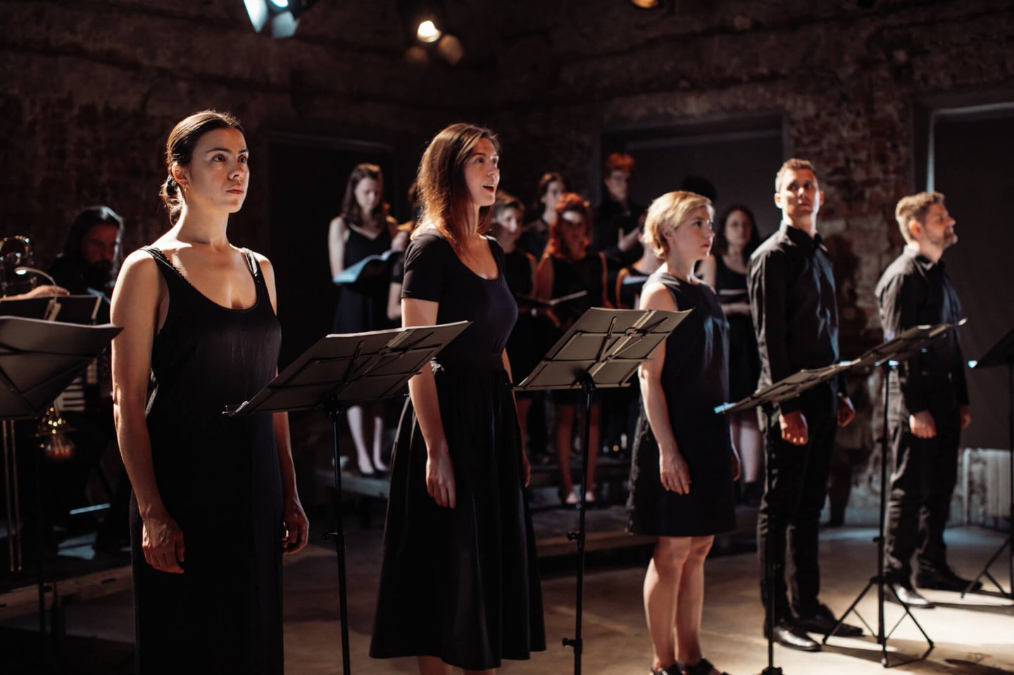 VILA Host: BodyVoiceBand – Láska, vzdor a smrt